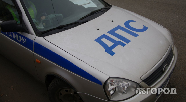 На трассе в Коми опрокинулся ВАЗ, пострадало два человека