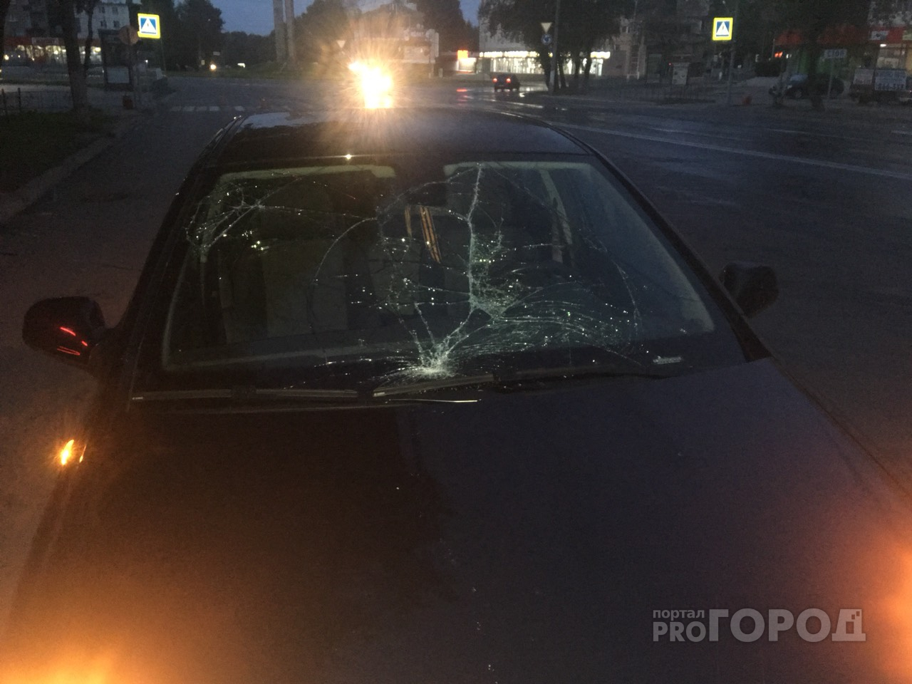 Появились фото с места ДТП в Сыктывкаре, где «стритрейсер» сбил пешехода