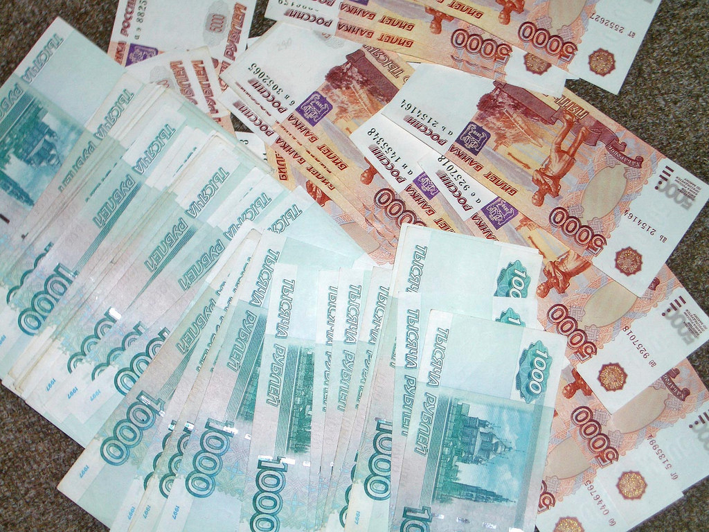 «Какая наглая ложь»: сыктывкарцы о средней зарплате в 52 тысяч рублей