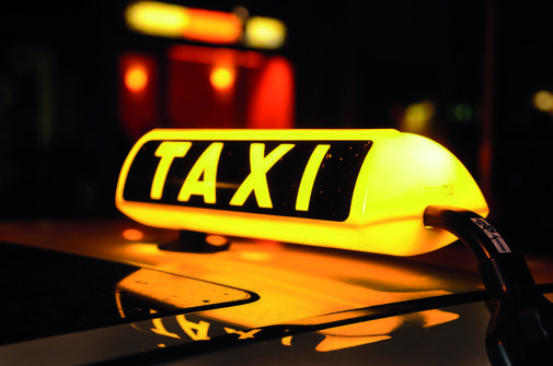 В Сыктывкаре таксистов известной службы проверят на неуплату налогов
