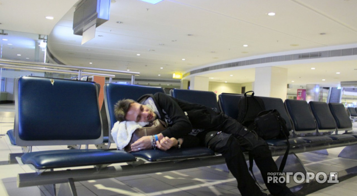 В Сыктывкаре вылет самолета задерживается на 7 часов