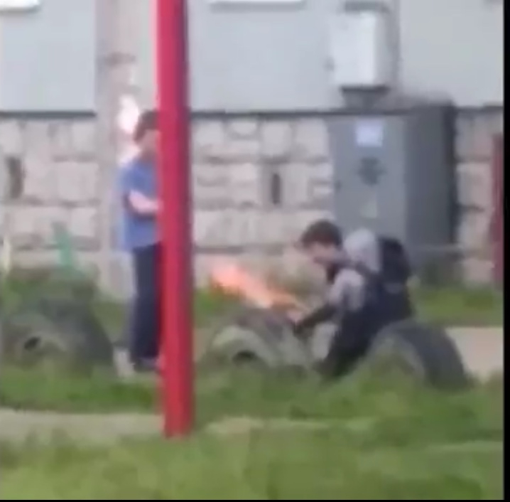 В Сыктывкаре дети подожгли бутылку аэрозолем (видео)