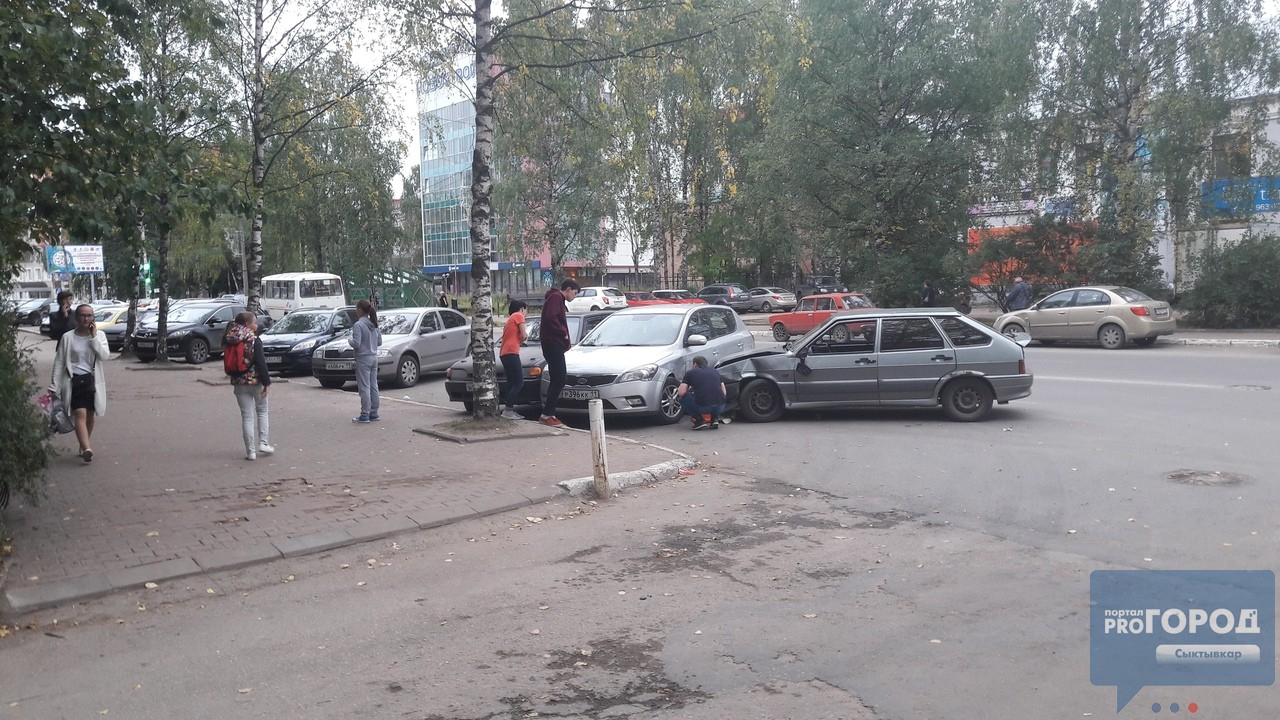 Появились подробности тройного ДТП в центре Сыктывкара