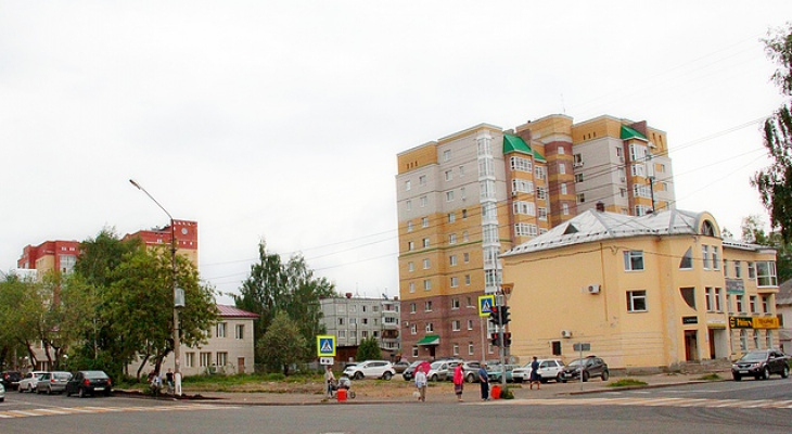 Власти Сыктывкара ищут арендатора на участок в центре города, где снесли ветхий дом