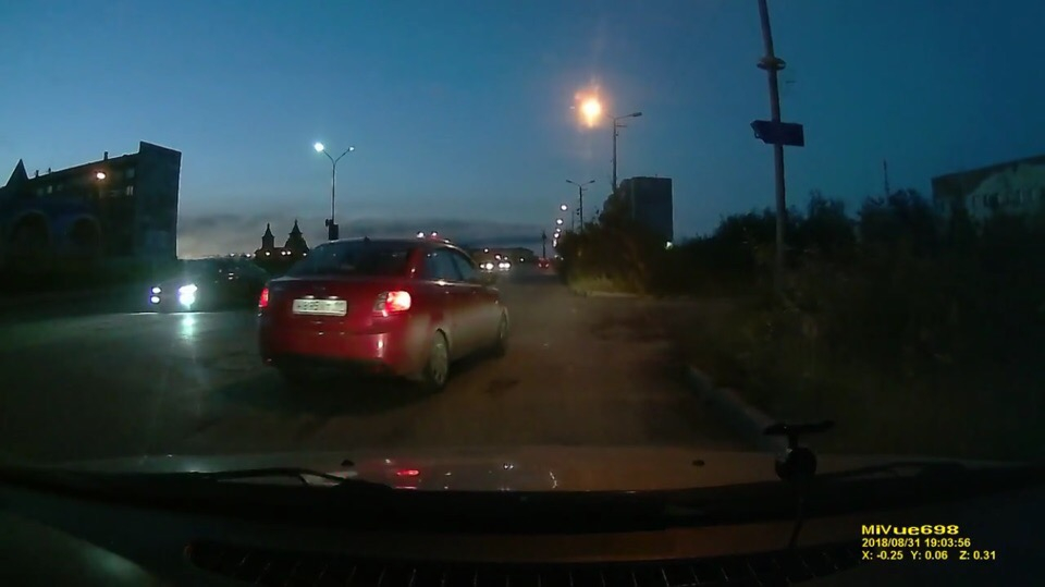 В Коми наглый водитель лихачил на оживленной дороге (видео)