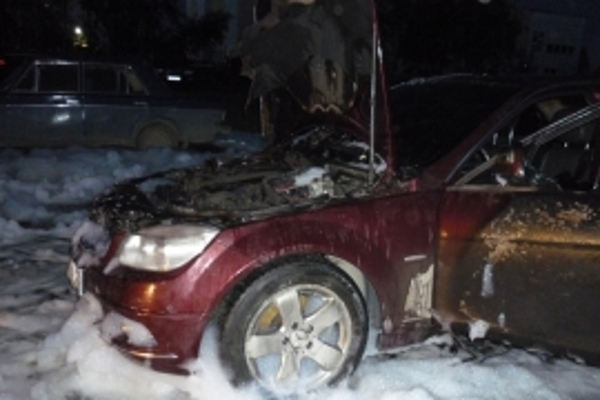 В одном из городов Коми за час сожгли два японских авто