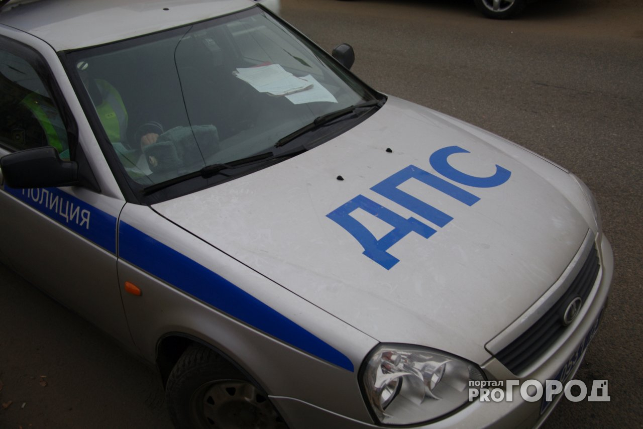 В Сыктывкаре у площади водитель на BMW сбил 21-летнюю девушку и уехал