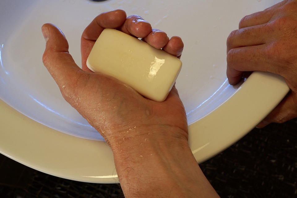 Житель Коми заказал через Интернет смартфон, но получил вместо него кусок мыла