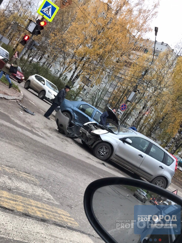 В Сыктывкаре два автомобилиста испортили утро другим водителям (фото)