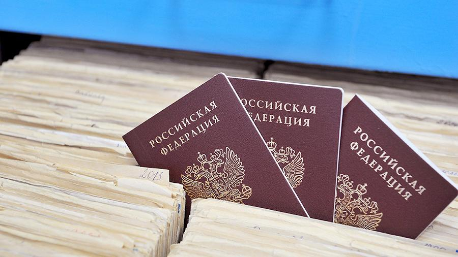 В России начнется переход на электронные паспорта
