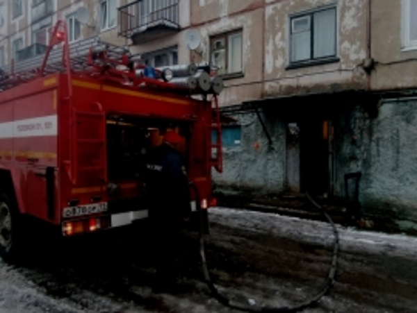 В Коми из-за пожара в многоэтажке сгорела вся мебель и стена