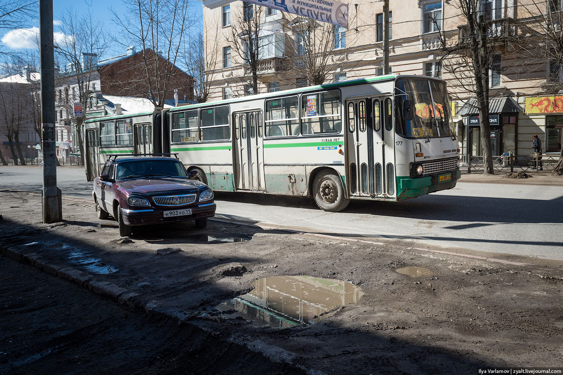 В Сыктывкаре пешеход угодил под колеса автобуса
