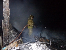 В Сыктывкаре пять часов тушили пожар в частном доме
