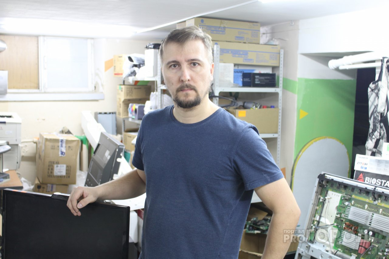 Мужчина, который упал на детской площадке в Сыктывкаре, не может добиться от врачей правильного диагноза