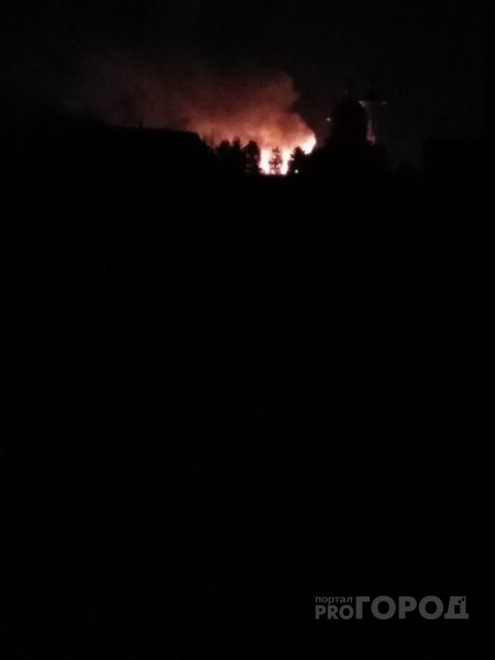 В Коми произошел мощный пожар рядом с монастырем (фото)