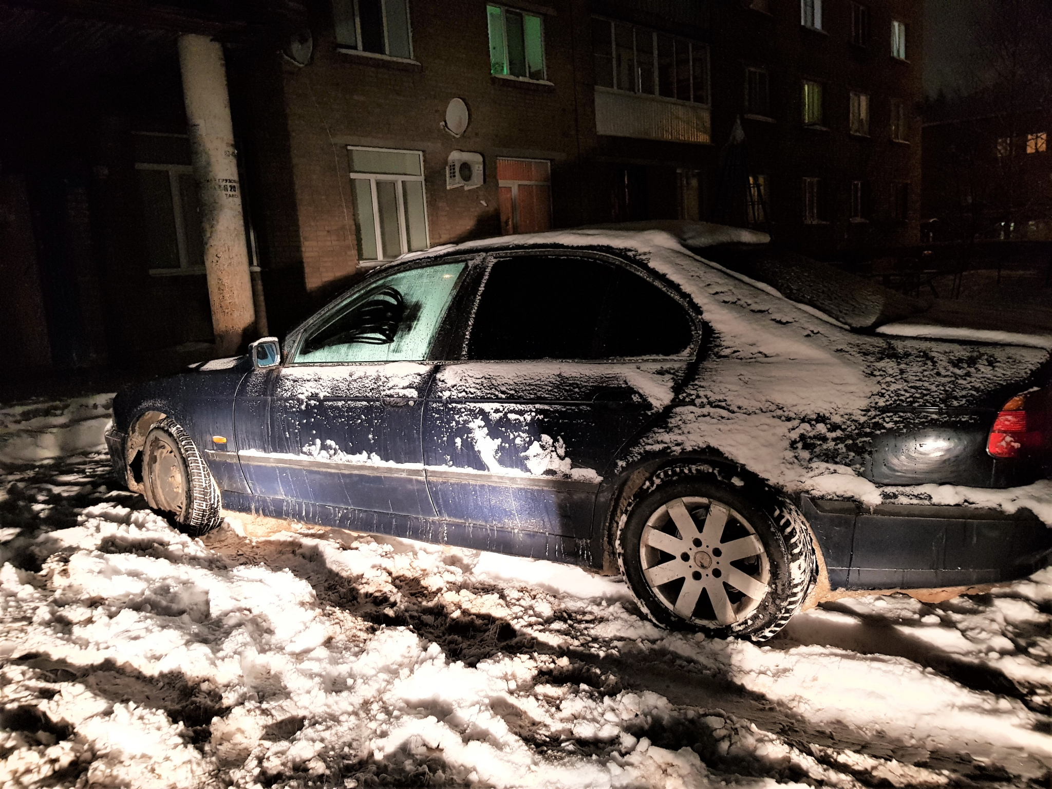 Из-за долгов за теплоэнергию у жителя Сыктывкара арестовали автомобиль BMW