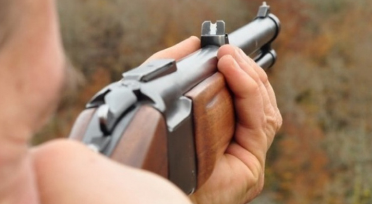 В Коми будут судить мужчину, который украл телефон, избил двух женщин и застрелил тестя