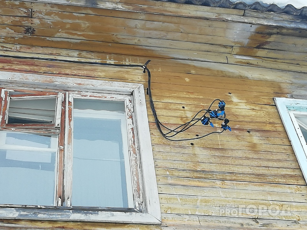 В Сыктывкаре из-за ошибки электрика у жильцов дома сгорела вся бытовая техника