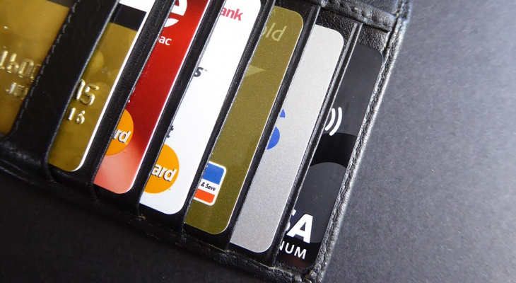 Житель Коми потерял банковскую карту и «закупился» в интернет-магазине