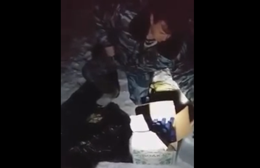 Противникам строительства мусорного полигона на границы Коми подкинули 20 бутылок водки (видео)