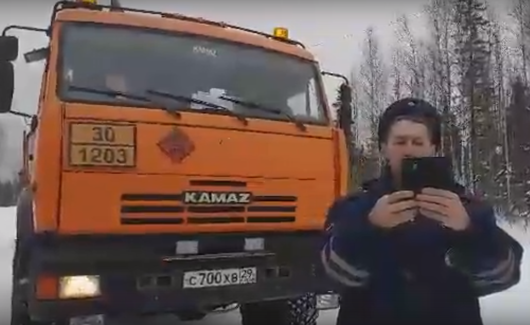 Противники мусорного полигона на границе Коми «сцепились» с Госавтоинпекцией (видео)
