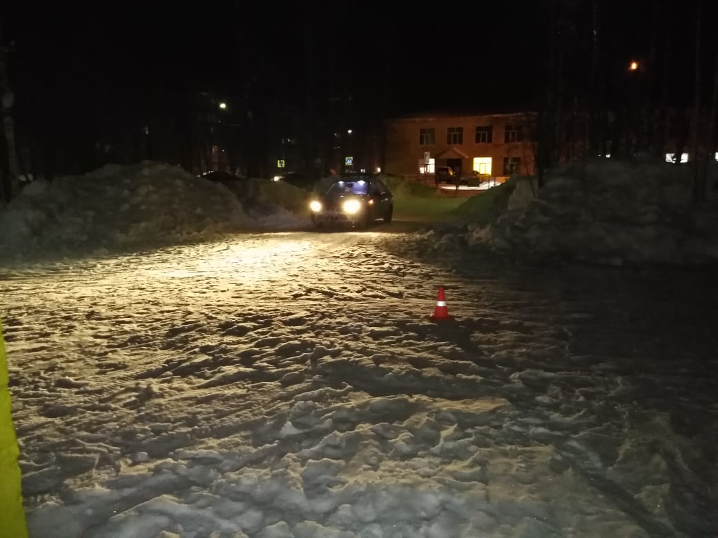 В Коми водитель «Тойоты» не заметил школьницу и наехал на нее