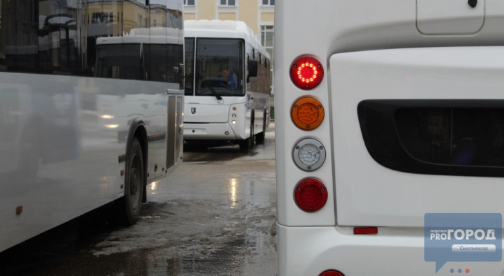 Пассажиров сыктывкарского автобуса почти 6 часов держали без воды и еды в другом городе