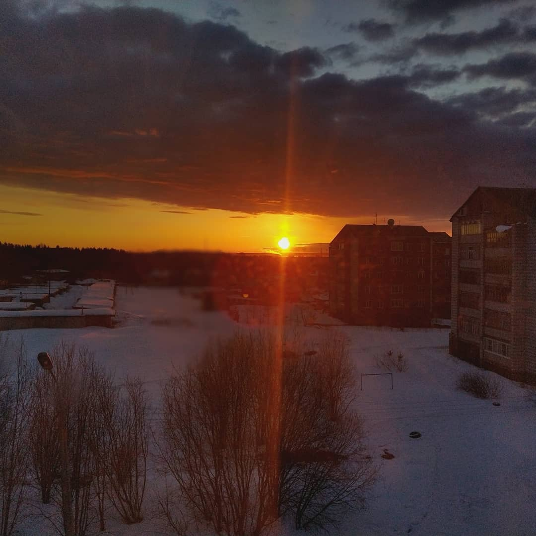Фото дня: пламенный восход над Сыктывкаром