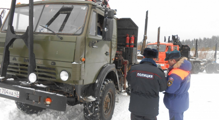 В Коми нашли труп мотоциклиста, к которому не могут добраться следователи