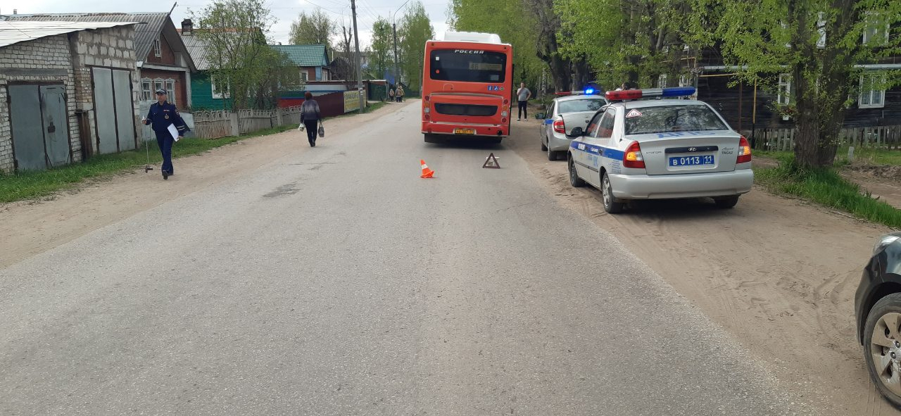 В Сыктывкаре под колеса автобуса попал 9-летний мальчик