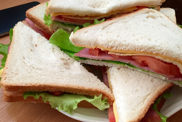 Рецепт завтрака от сыктывкарского повара: сэндвич с омлетом