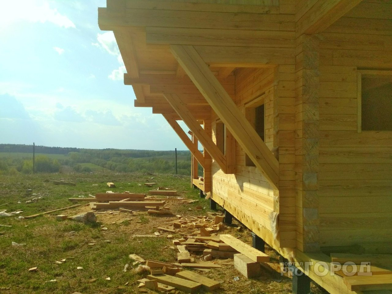 Деревянный дом из бруса: какой материал дает меньшую усадку и не скручивается