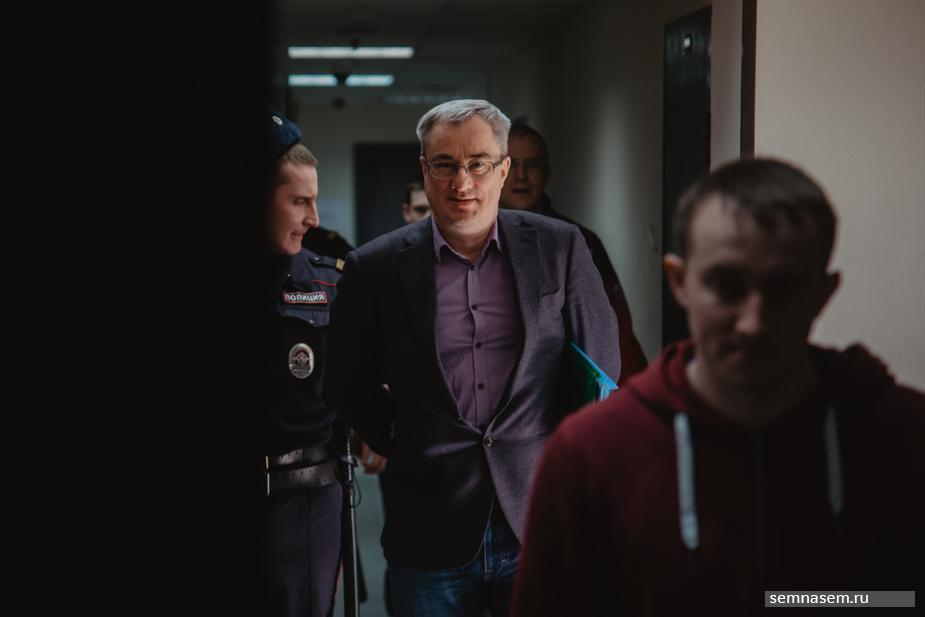 Экс-главе Коми Вячеславу Гайзеру начали оглашать приговор по уголовному делу