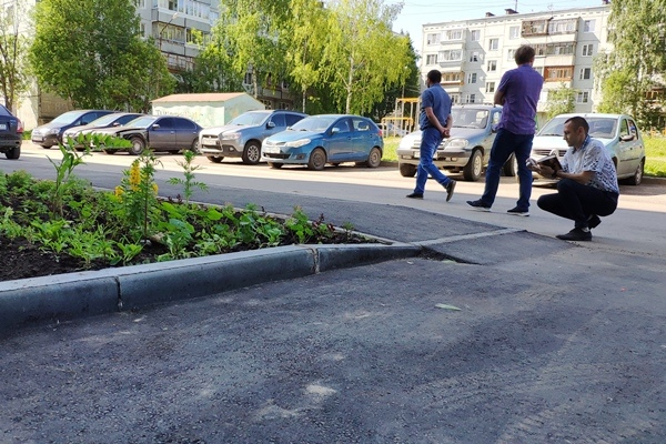 В Сыктывкаре проверили дворы, на которые потратили 12 миллионов рублей