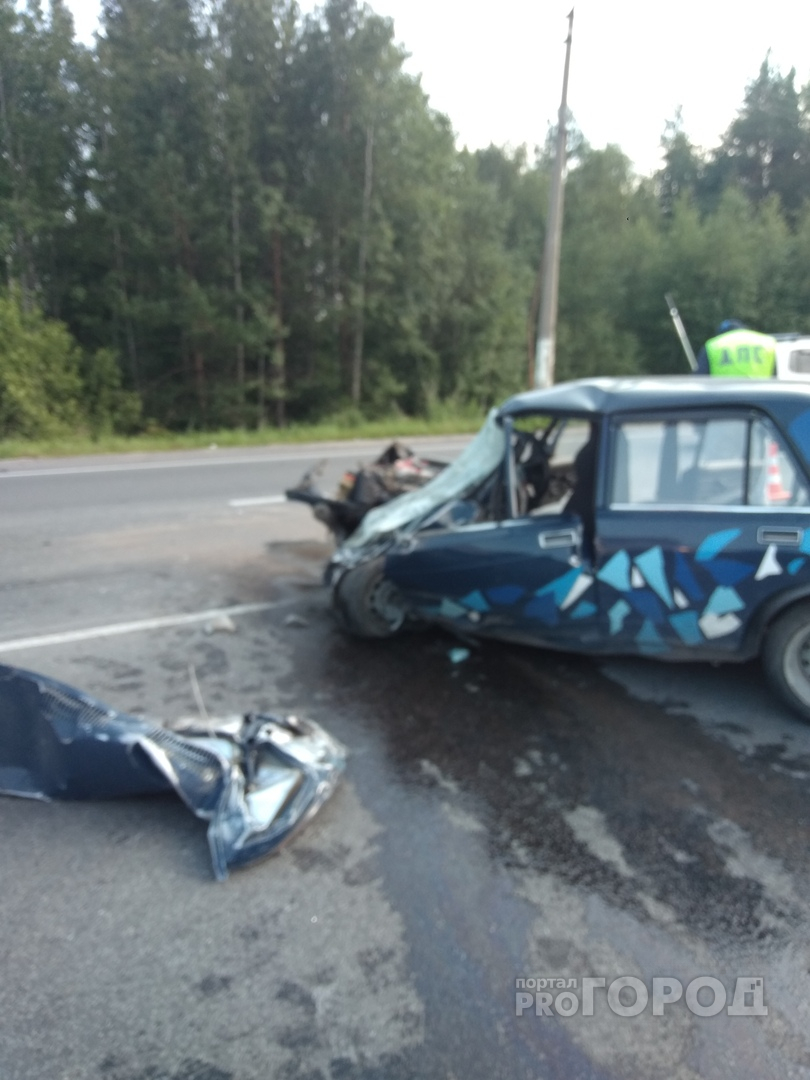 «Люди пытались вытащить водителя сами»: появились подробности страшной аварии с «пятеркой» в Сыктывкаре