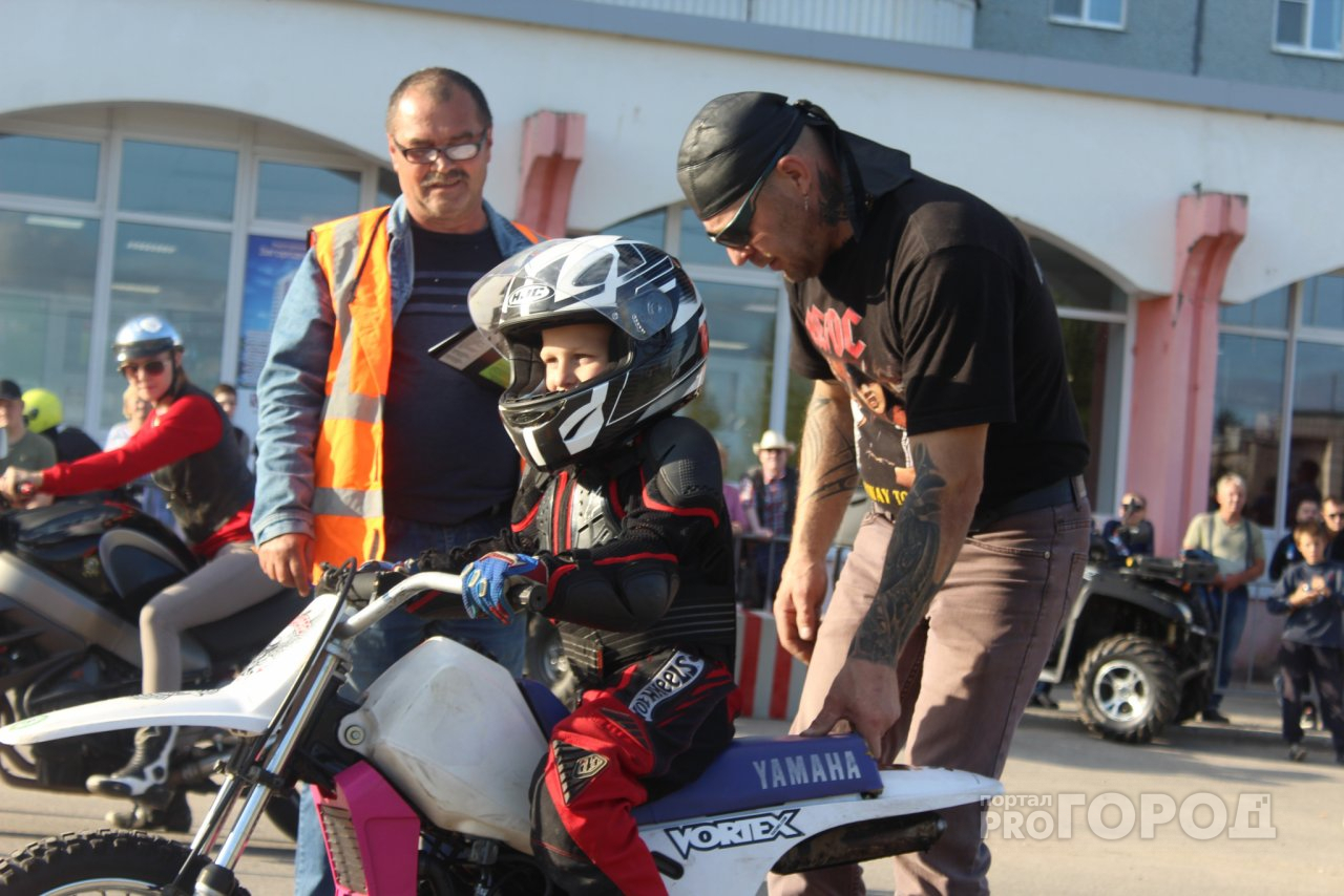 На День Эжвы 7-летний мотоциклист соревновался со взрослыми (фото)