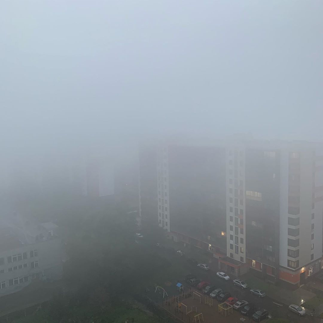 Фото дня в Сыктывкаре: город скрыла белая пелена тумана