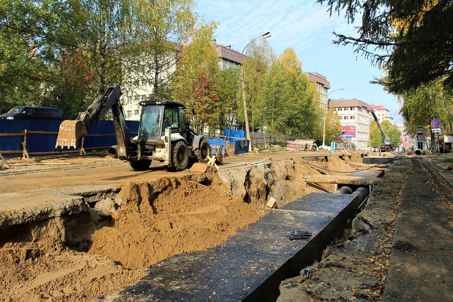 В Сыктывкаре закончили ремонт труб на Первомайской: дорогу уже ремонтируют