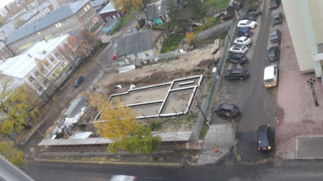 Фото дня в Сыктывкаре: стройка превратилась в «открытый бассейн»