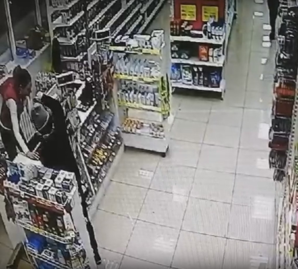 На подростка, который угрожал пистолетом продавцам в Коми, завели уголовное дело