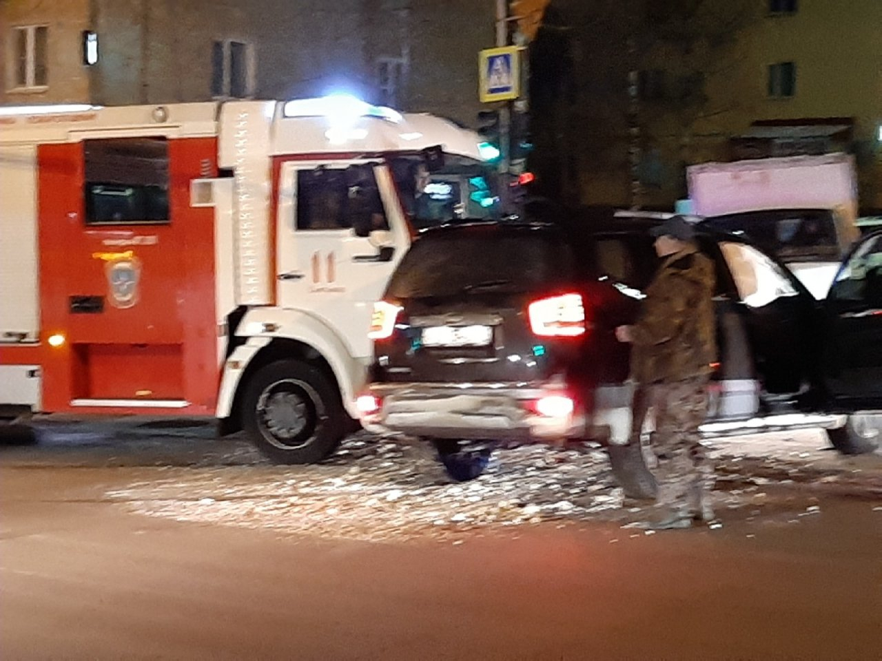 В Сыктывкаре пожарная машина врезалась в иномарку (фото)