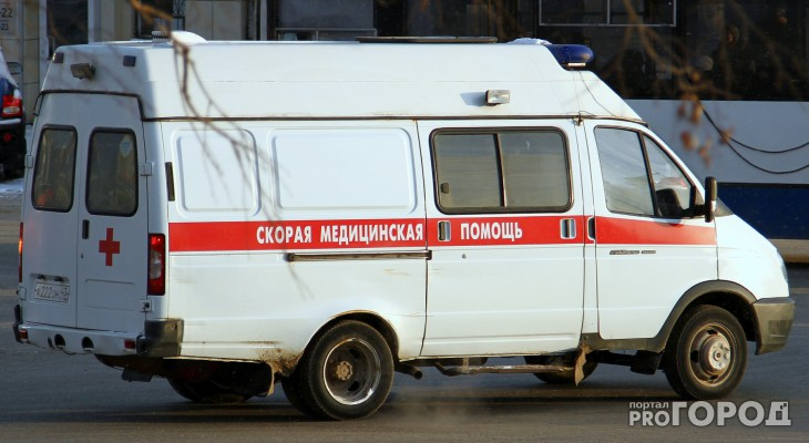 В Сыктывкаре пассажирский автобус попал в серьезную аварию на мосту
