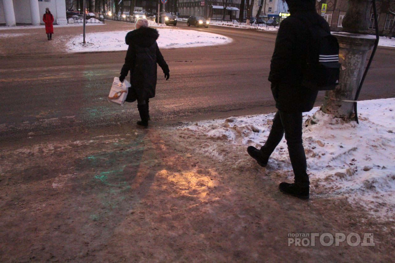 Опасно для жизни: где в Сыктывкаре самые скользкие тротуары