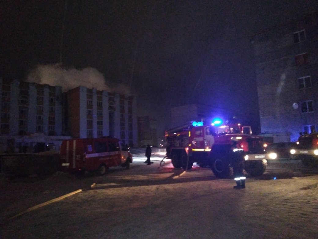 На пожаре в Коми, где люди прыгали из окна, погибли два человека