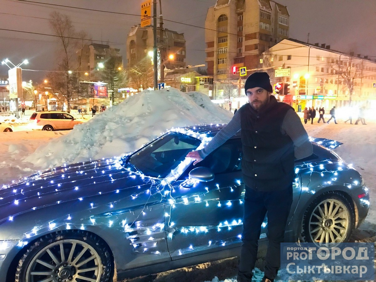 80 метров гирлянды и скотч: как сыктывкарец превратил свой «Крайслер» в новогоднее авто