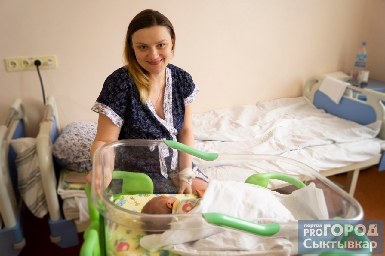 «Родила под взрывы салютов»: рассказала сыктывкарка, которая стала первой мамой 2020 года