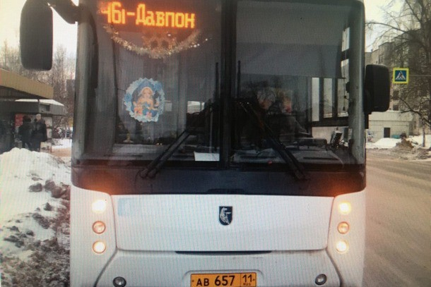 В Сыктывкаре пожилую женщину увезли из автобуса с гипертоническим кризом