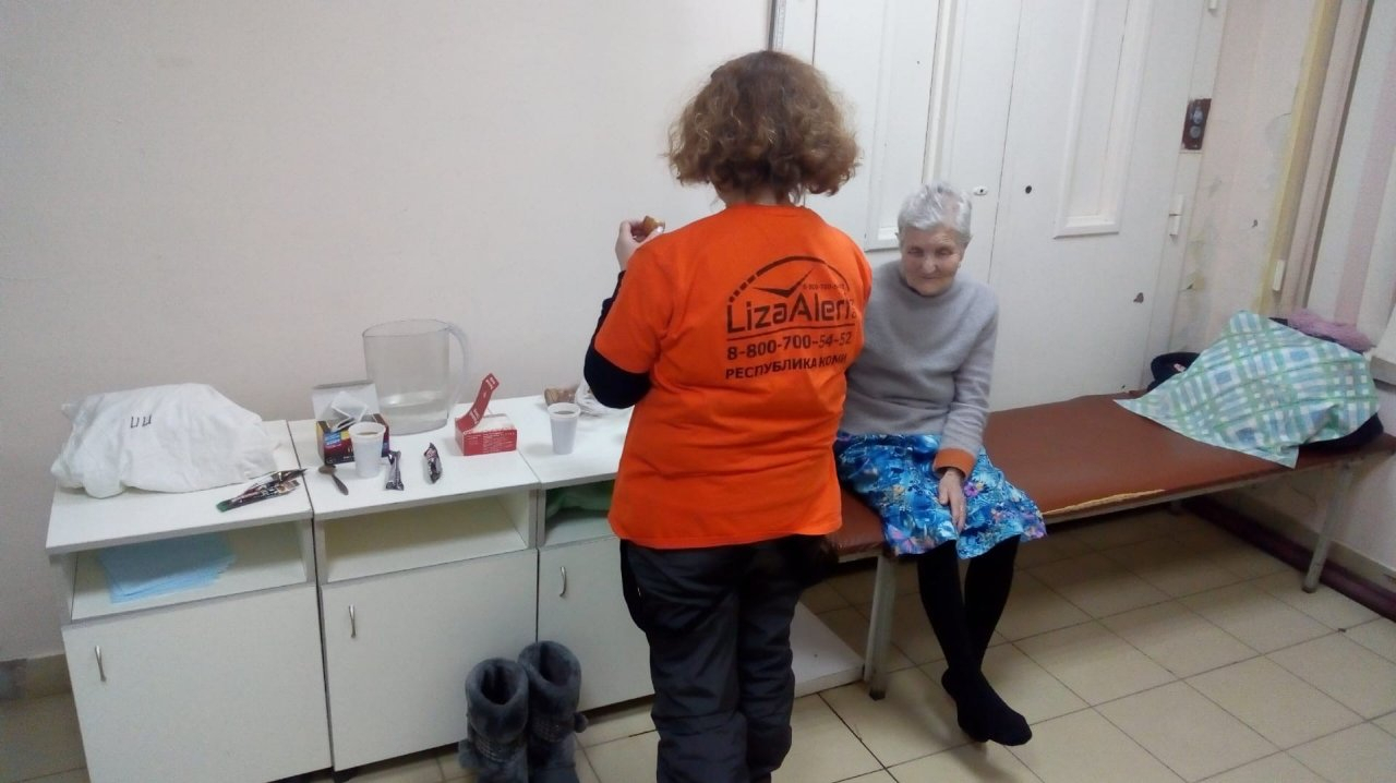 Волонтеры рассказали, как помогли бабушке с деменцией добраться до дома в Сыктывкаре