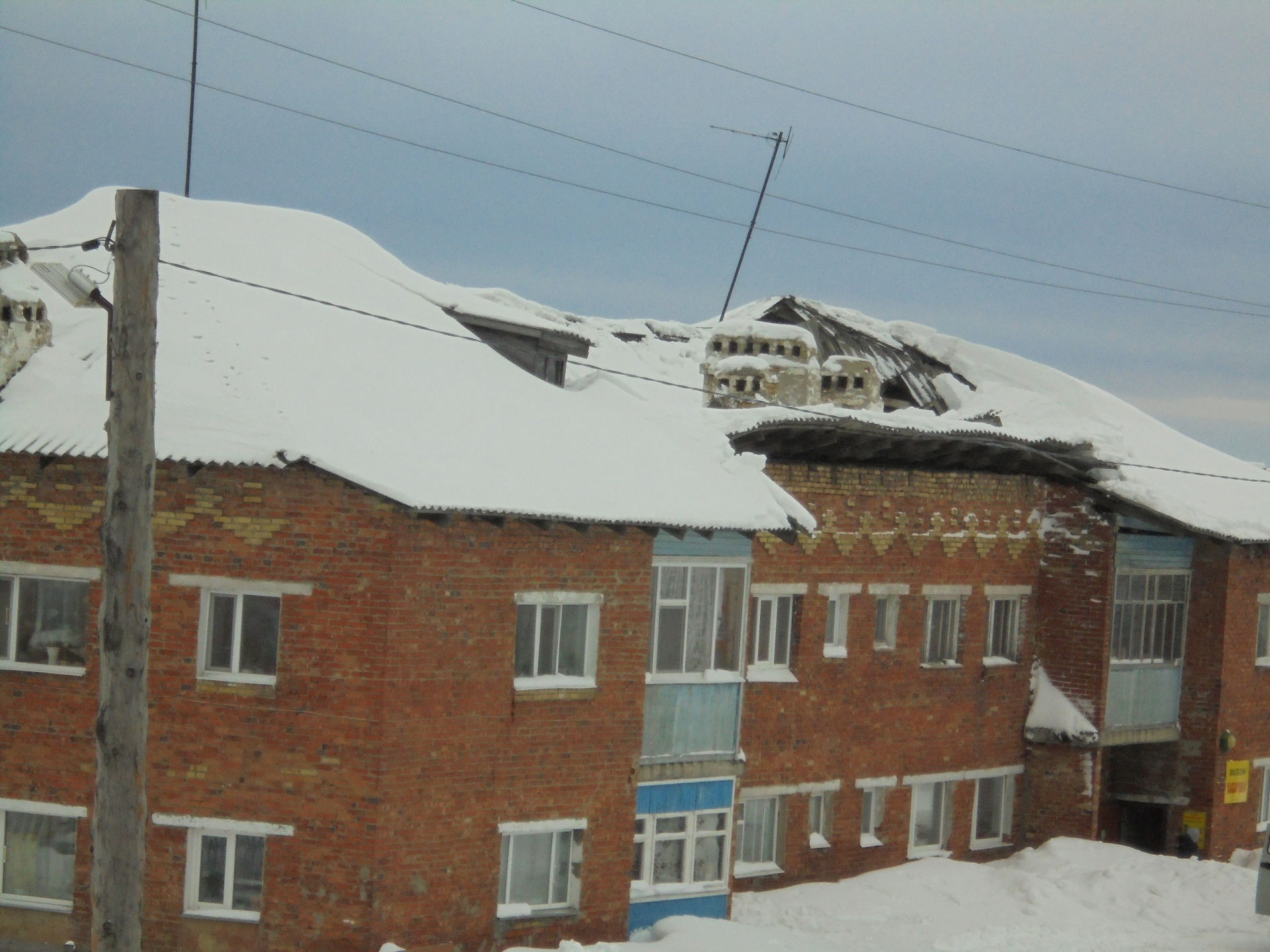 В Коми обрушилась крыша жилого дома