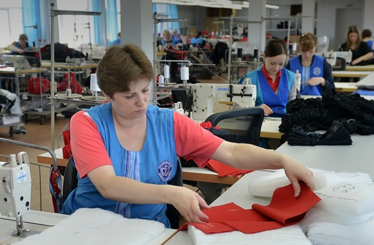 В Коми швейная фабрика будет производить медицинские маски и защитные костюмы